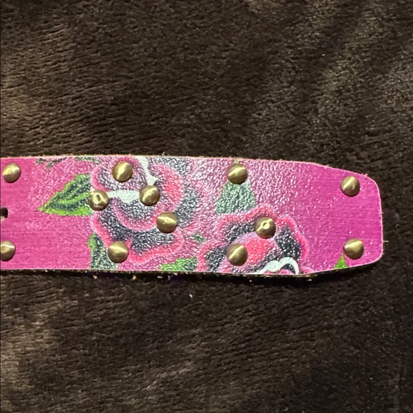 Beautiful Ed Hardy Floral Purple Leather Belt with Gold Studs - Picture 6 of 12